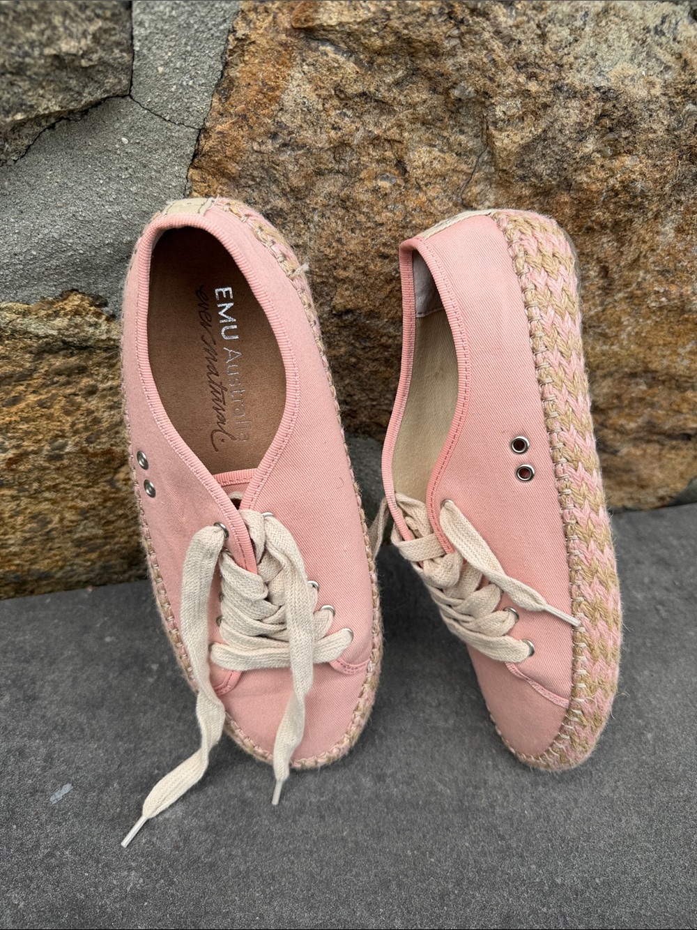 NWOT EMU Australia Pink Canvas Espadrille Sneakers with Cream Laces Size 10